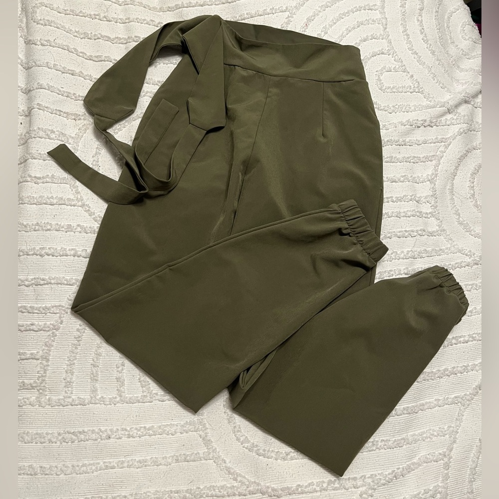 Five the label dance joggers size YM, green